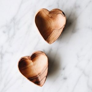 Anthropologie x Connected Goods Mini Wood Heart Dish Set